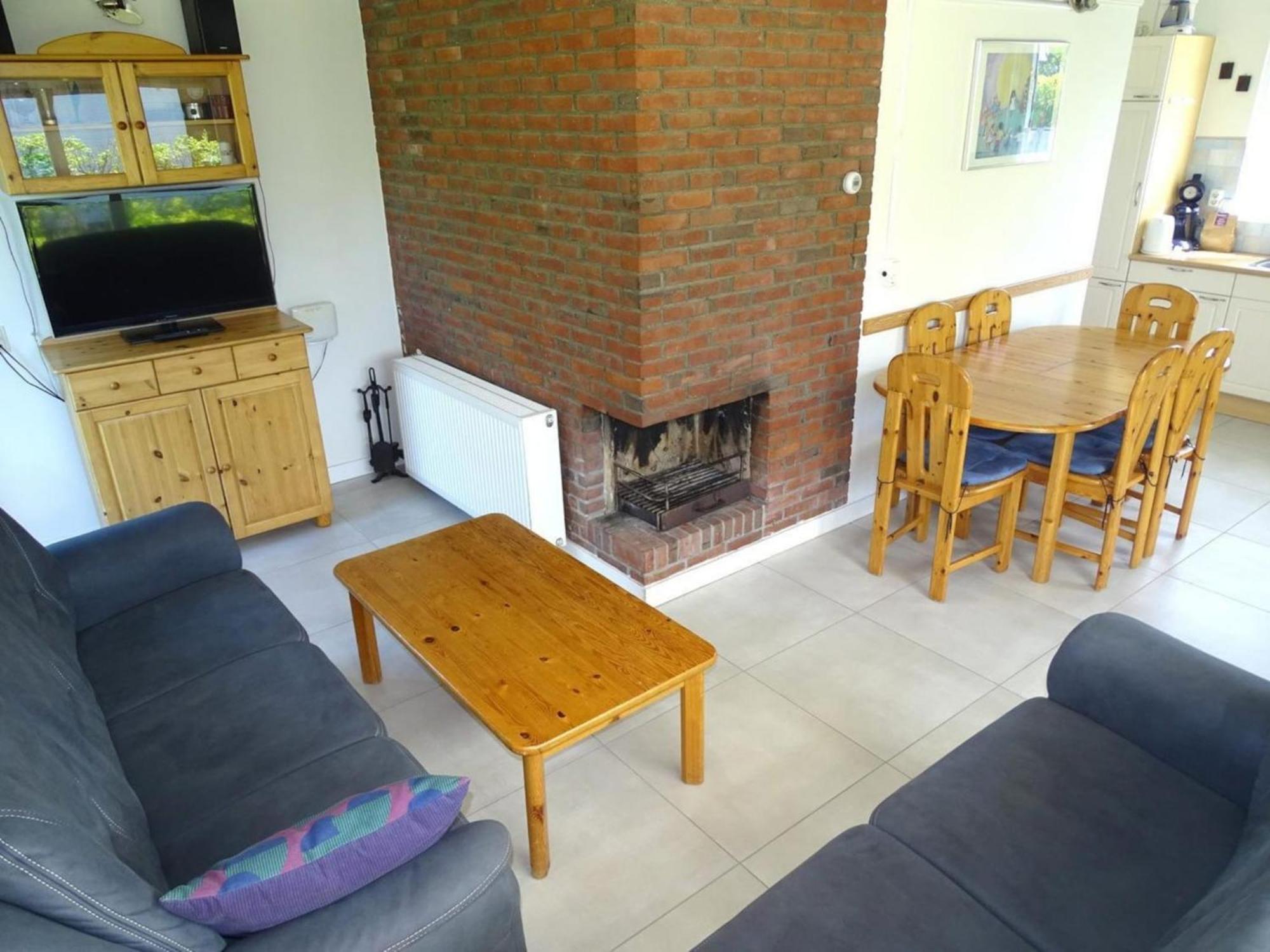 Vakantiehuis Pleasant With Fenced Garden