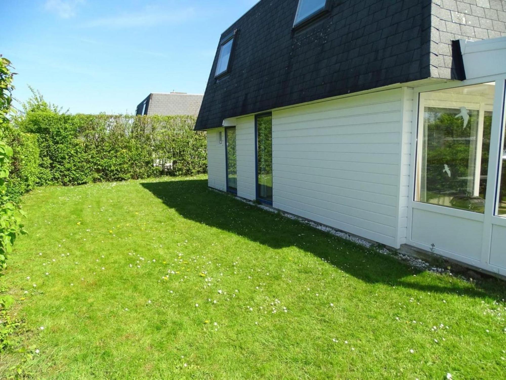 Vakantiehuis Pleasant With Fenced Garden